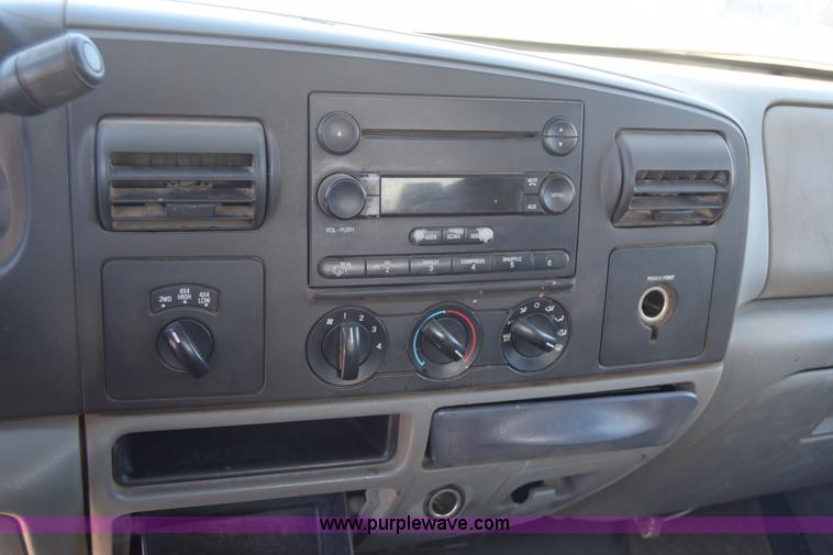 image for item K4317 2006 Ford F250 Super Duty Crew Cab pickup truck