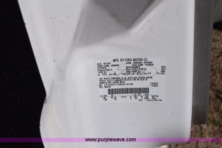 image for item K4317 2006 Ford F250 Super Duty Crew Cab pickup truck