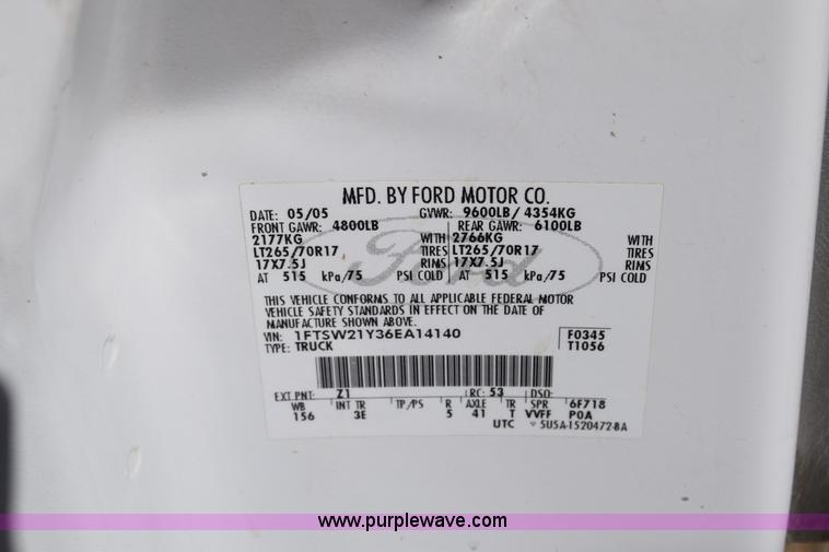 image for item K4317 2006 Ford F250 Super Duty Crew Cab pickup truck