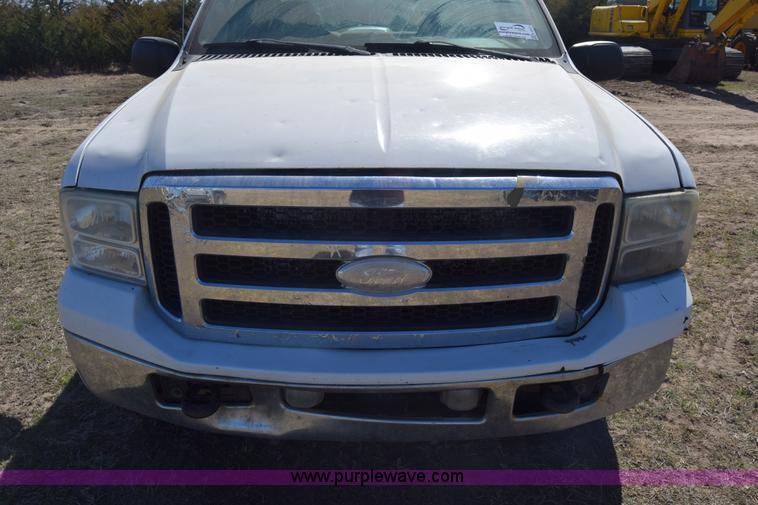 image for item K4317 2006 Ford F250 Super Duty Crew Cab pickup truck