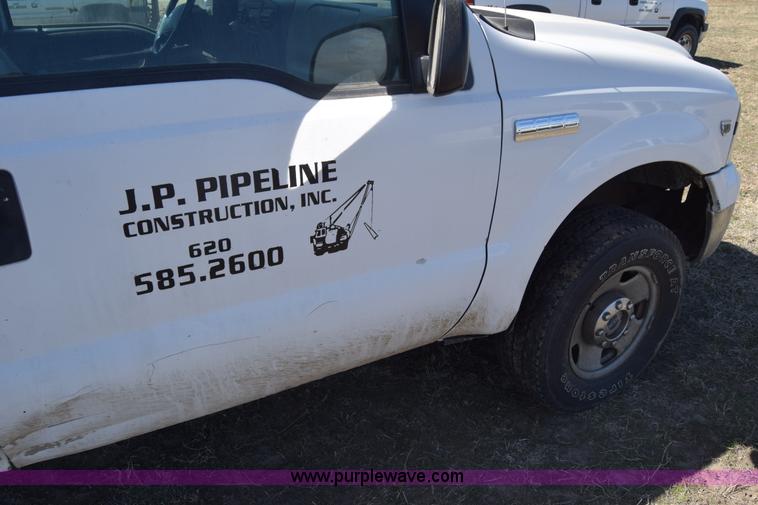 image for item K4317 2006 Ford F250 Super Duty Crew Cab pickup truck