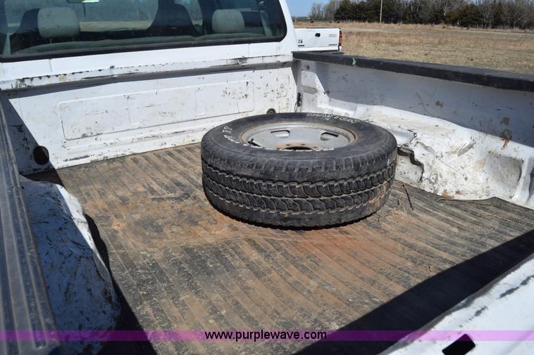 image for item K4317 2006 Ford F250 Super Duty Crew Cab pickup truck