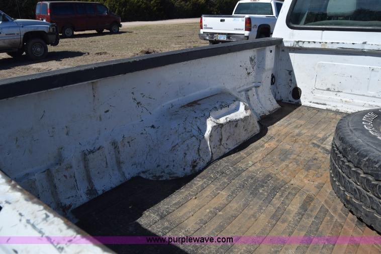 image for item K4317 2006 Ford F250 Super Duty Crew Cab pickup truck