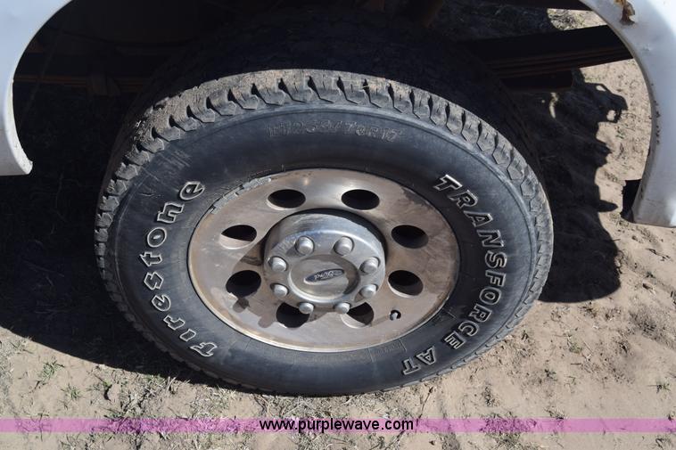 image for item K4317 2006 Ford F250 Super Duty Crew Cab pickup truck