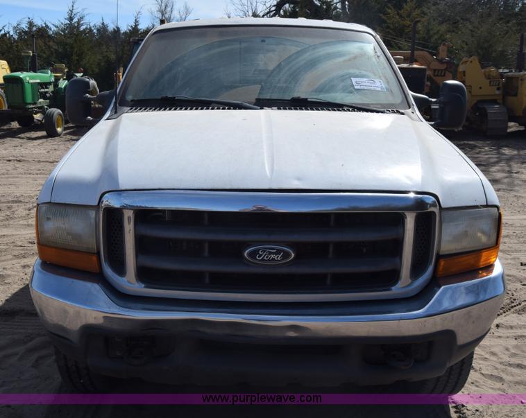 image for item K4319 2000 Ford F250 Super Duty Crew Cab pickup truck