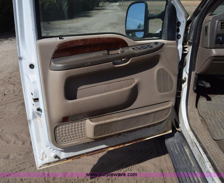 image for item K4319 2000 Ford F250 Super Duty Crew Cab pickup truck