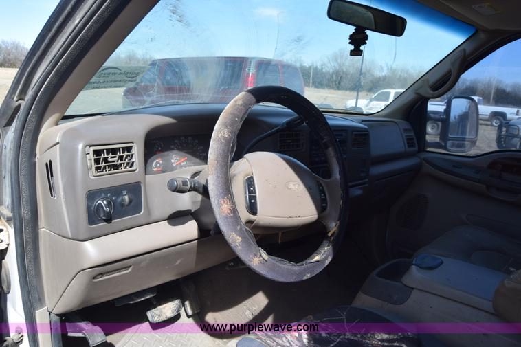 image for item K4319 2000 Ford F250 Super Duty Crew Cab pickup truck