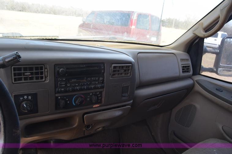 image for item K4319 2000 Ford F250 Super Duty Crew Cab pickup truck