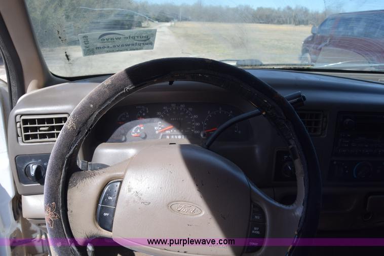 image for item K4319 2000 Ford F250 Super Duty Crew Cab pickup truck