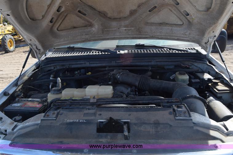 image for item K4319 2000 Ford F250 Super Duty Crew Cab pickup truck