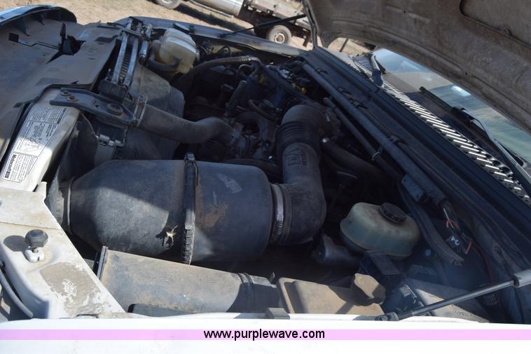 image for item K4319 2000 Ford F250 Super Duty Crew Cab pickup truck