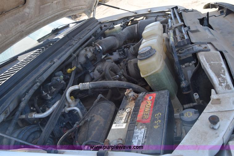 image for item K4319 2000 Ford F250 Super Duty Crew Cab pickup truck