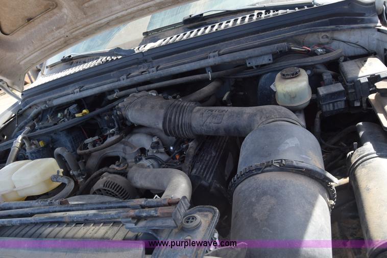 image for item K4319 2000 Ford F250 Super Duty Crew Cab pickup truck