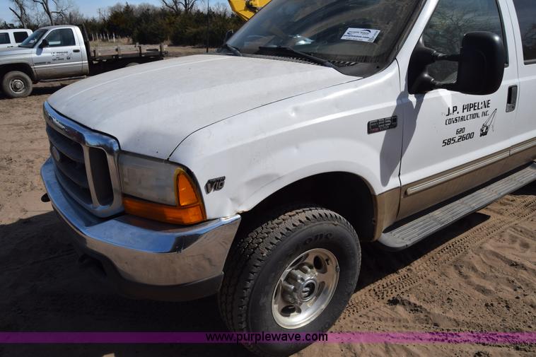 image for item K4319 2000 Ford F250 Super Duty Crew Cab pickup truck