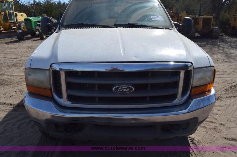 image for item K4319 2000 Ford F250 Super Duty Crew Cab pickup truck