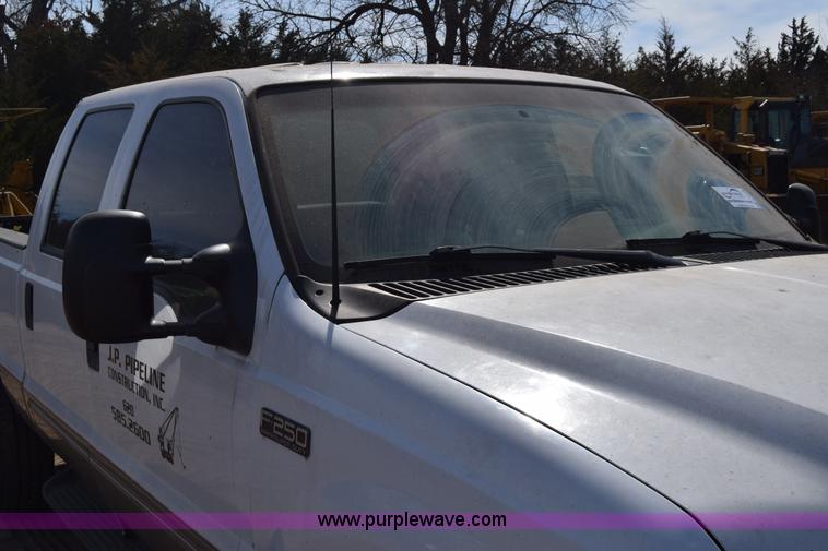 image for item K4319 2000 Ford F250 Super Duty Crew Cab pickup truck