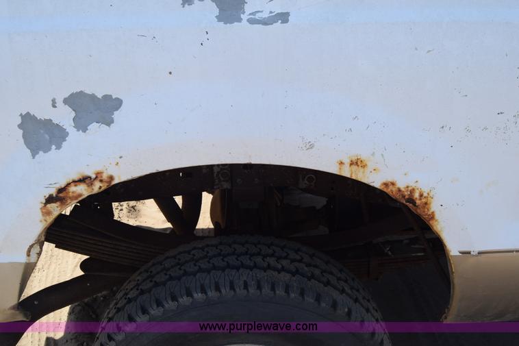 image for item K4319 2000 Ford F250 Super Duty Crew Cab pickup truck