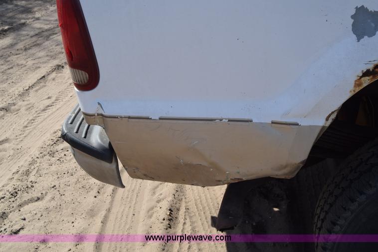 image for item K4319 2000 Ford F250 Super Duty Crew Cab pickup truck