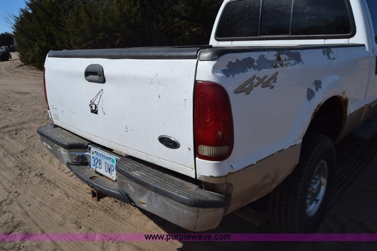 image for item K4319 2000 Ford F250 Super Duty Crew Cab pickup truck