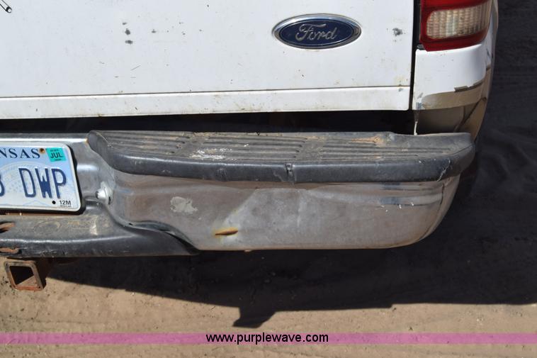 image for item K4319 2000 Ford F250 Super Duty Crew Cab pickup truck