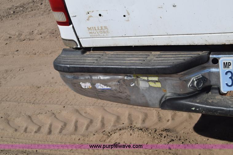 image for item K4319 2000 Ford F250 Super Duty Crew Cab pickup truck