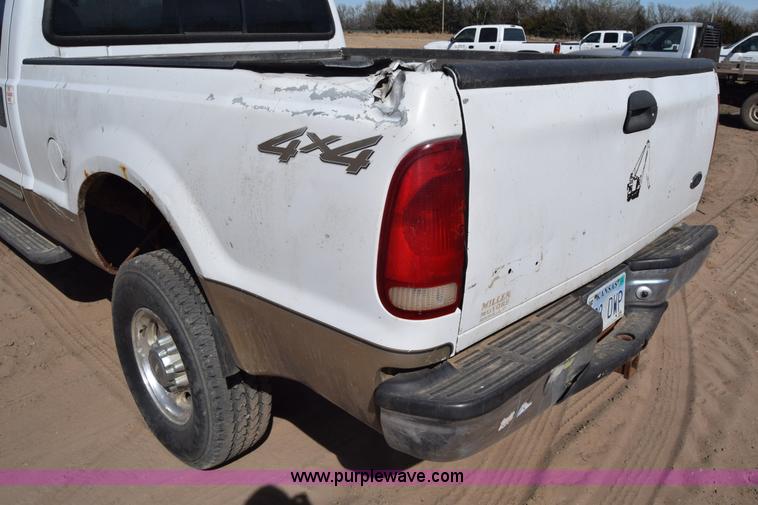 image for item K4319 2000 Ford F250 Super Duty Crew Cab pickup truck