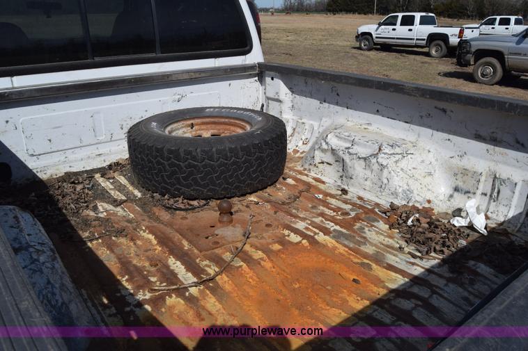 image for item K4319 2000 Ford F250 Super Duty Crew Cab pickup truck