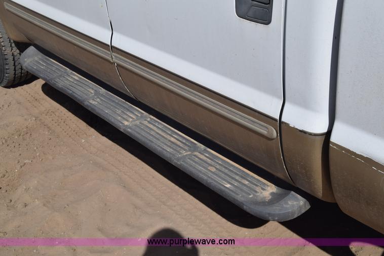 image for item K4319 2000 Ford F250 Super Duty Crew Cab pickup truck