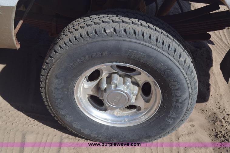 image for item K4319 2000 Ford F250 Super Duty Crew Cab pickup truck