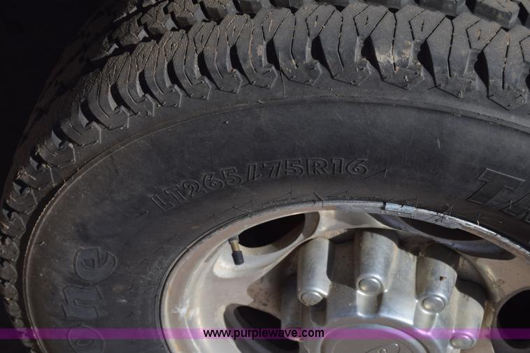 image for item K4319 2000 Ford F250 Super Duty Crew Cab pickup truck