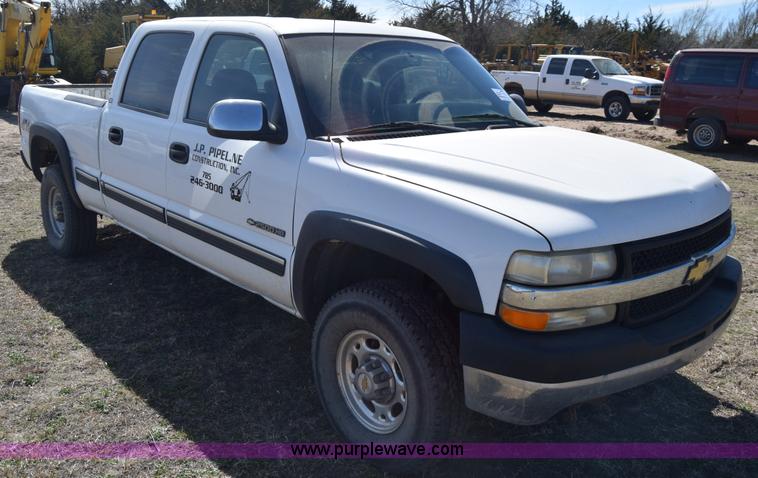 image for item K4321 2001 Chevrolet Silverado 2500 Crew Cab pickup truck
