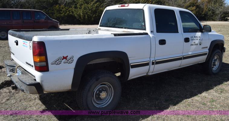 image for item K4321 2001 Chevrolet Silverado 2500 Crew Cab pickup truck