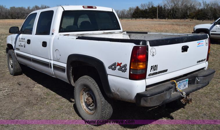 image for item K4321 2001 Chevrolet Silverado 2500 Crew Cab pickup truck