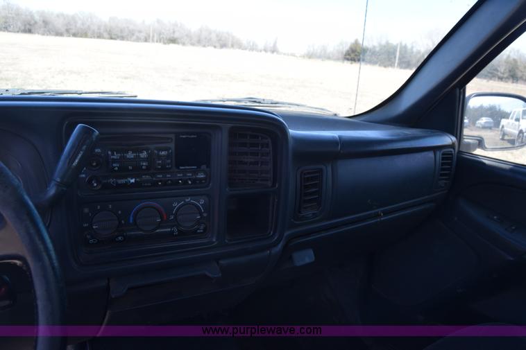 image for item K4321 2001 Chevrolet Silverado 2500 Crew Cab pickup truck