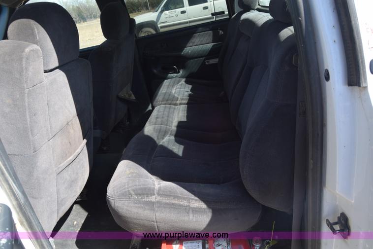 image for item K4321 2001 Chevrolet Silverado 2500 Crew Cab pickup truck