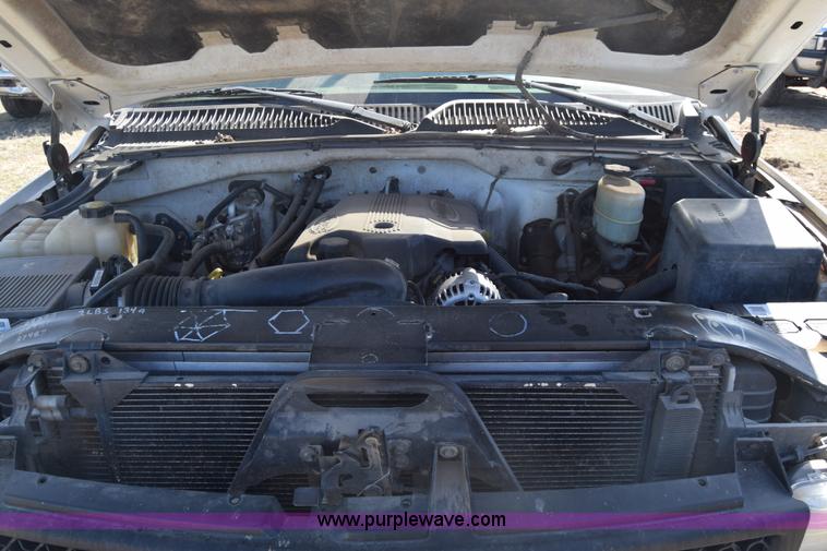 image for item K4321 2001 Chevrolet Silverado 2500 Crew Cab pickup truck