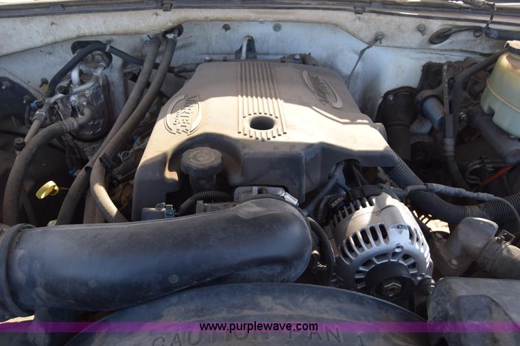 image for item K4321 2001 Chevrolet Silverado 2500 Crew Cab pickup truck