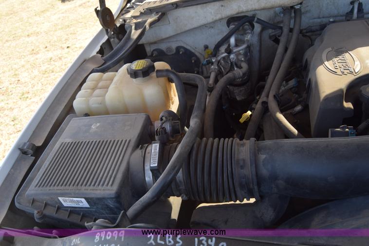 image for item K4321 2001 Chevrolet Silverado 2500 Crew Cab pickup truck