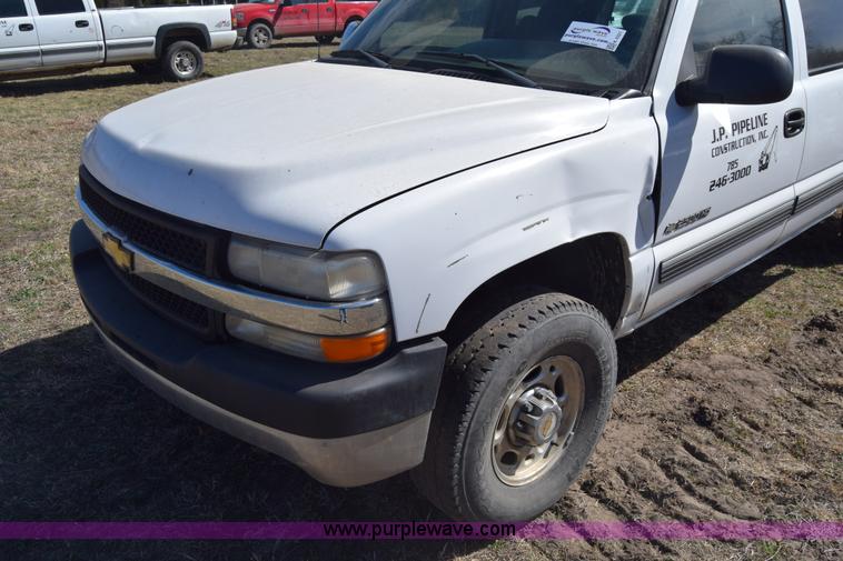 image for item K4321 2001 Chevrolet Silverado 2500 Crew Cab pickup truck