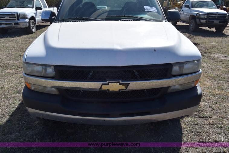 image for item K4321 2001 Chevrolet Silverado 2500 Crew Cab pickup truck