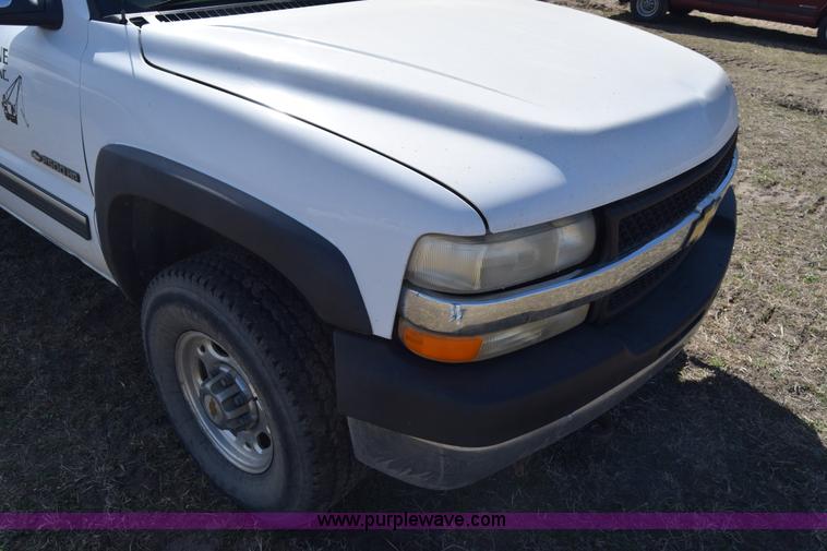 image for item K4321 2001 Chevrolet Silverado 2500 Crew Cab pickup truck
