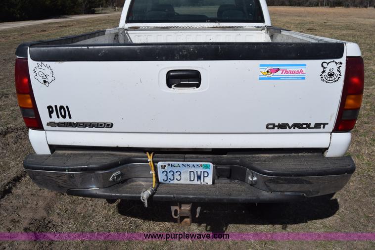 image for item K4321 2001 Chevrolet Silverado 2500 Crew Cab pickup truck