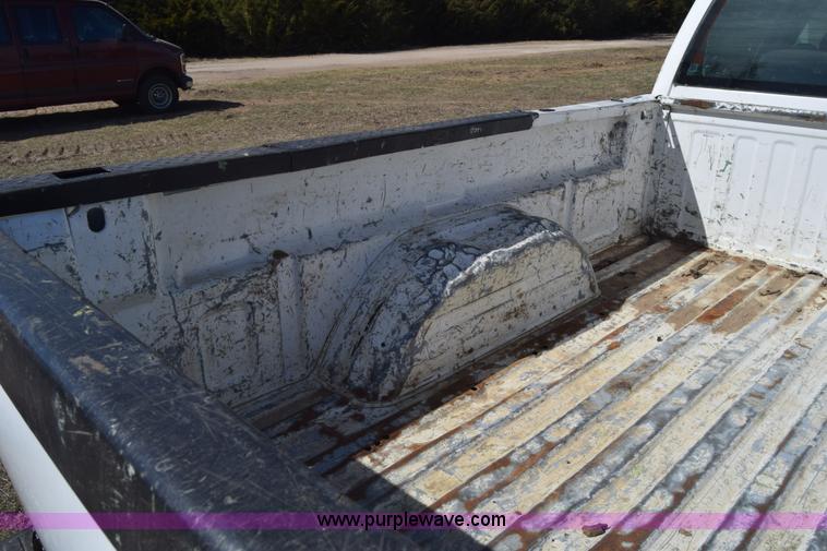 image for item K4321 2001 Chevrolet Silverado 2500 Crew Cab pickup truck