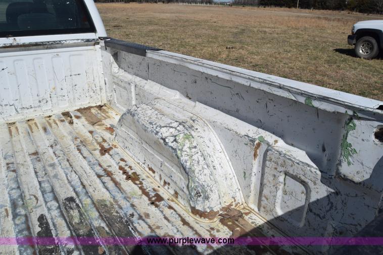 image for item K4321 2001 Chevrolet Silverado 2500 Crew Cab pickup truck