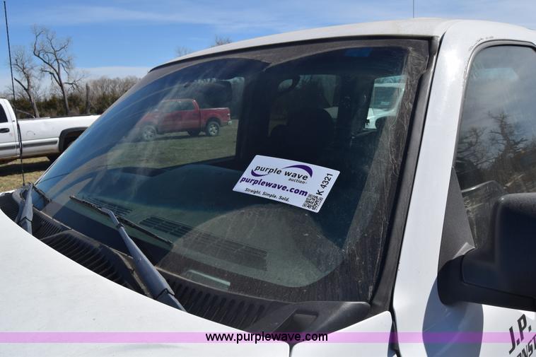 image for item K4321 2001 Chevrolet Silverado 2500 Crew Cab pickup truck