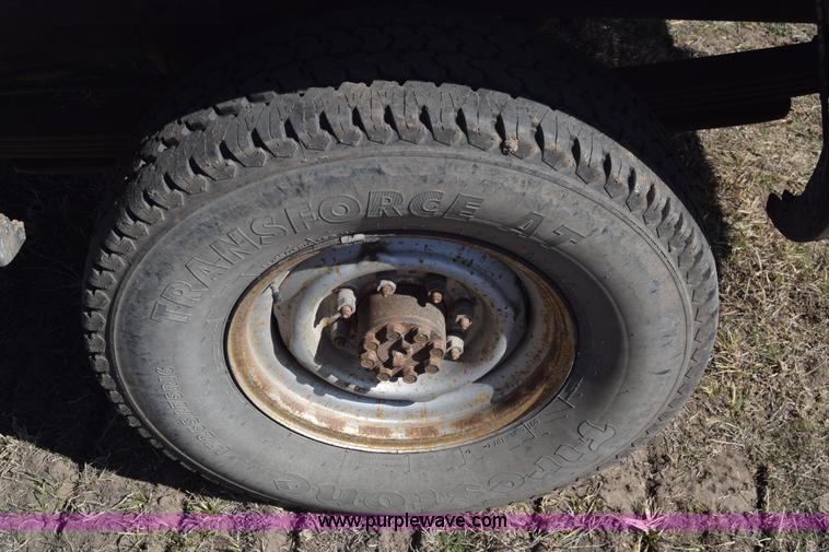 image for item K4321 2001 Chevrolet Silverado 2500 Crew Cab pickup truck