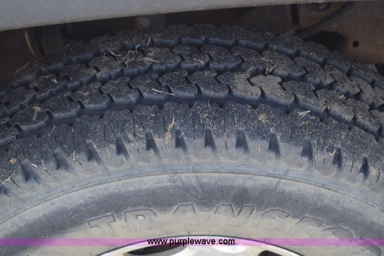 image for item K4321 2001 Chevrolet Silverado 2500 Crew Cab pickup truck