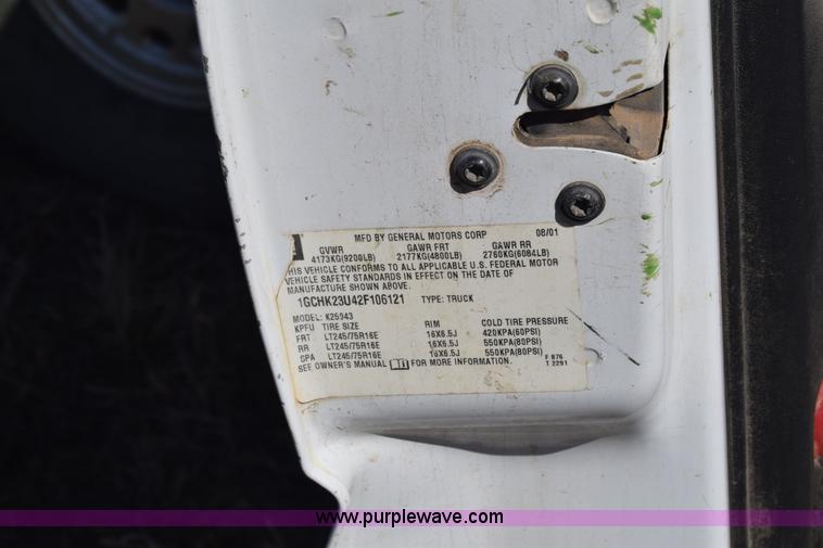 image for item K4322 2002 Chevrolet Silverado 2500 Crew Cab pickup truck