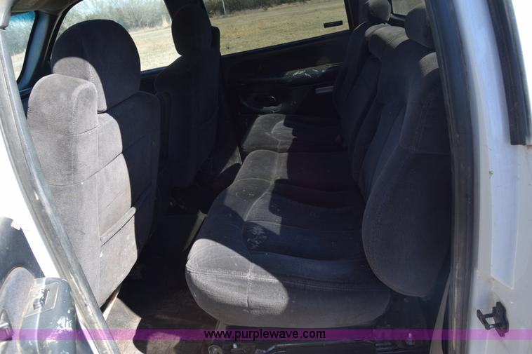 image for item K4322 2002 Chevrolet Silverado 2500 Crew Cab pickup truck