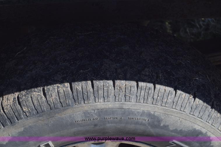 image for item K4322 2002 Chevrolet Silverado 2500 Crew Cab pickup truck